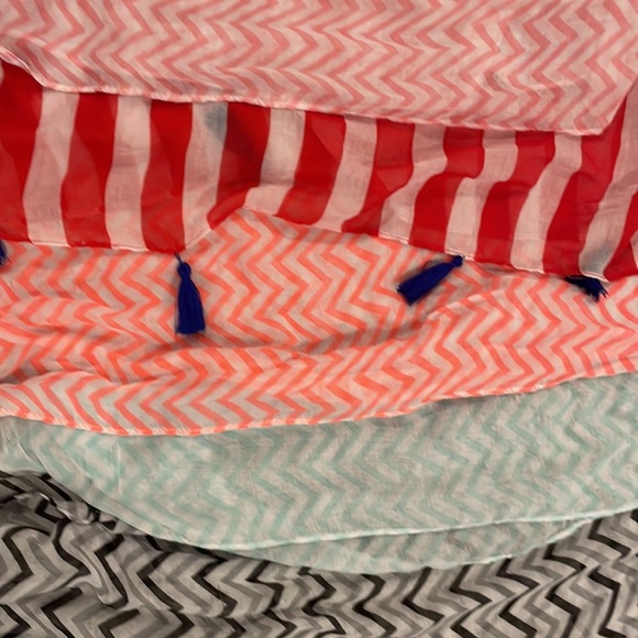 Thin linen Infinity Scarfs - Picture 2 of 3